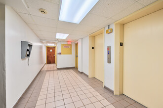 1400 NW 10th Ave, Miami, FL for lease Interior Photo- Image 2 of 9