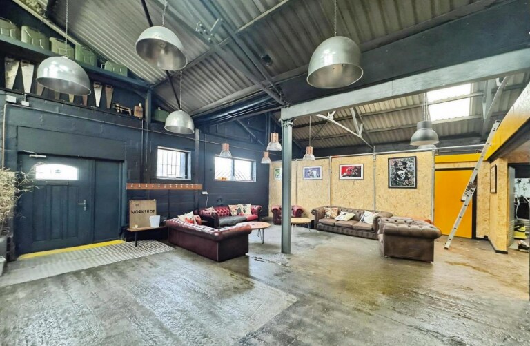 Station Appr, East Boldon for lease Interior Photo- Image 1 of 2