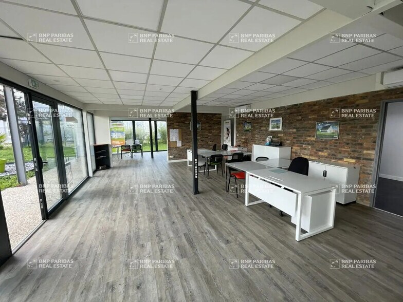 Office in Tours for lease - Building Photo - Image 1 of 12