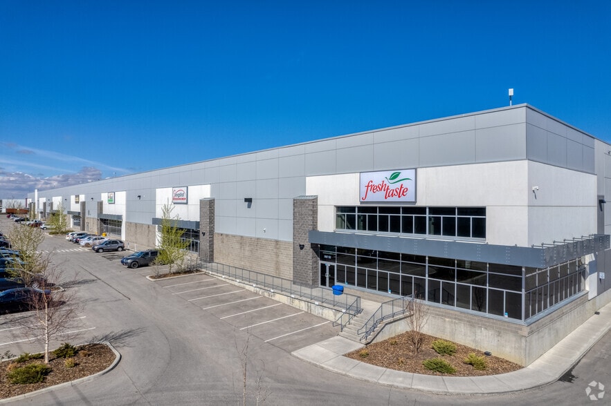 10450 50th St SE, Calgary, AB for sale - Primary Photo - Image 1 of 1