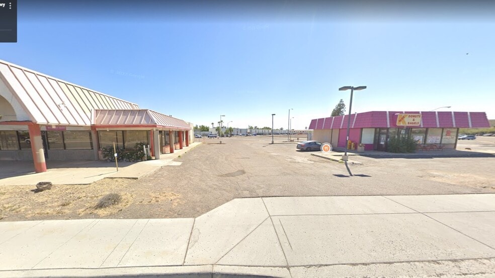 Freestanding Properties For Sale portfolio of 2 properties for sale on LoopNet.com - Building Photo - Image 2 of 8