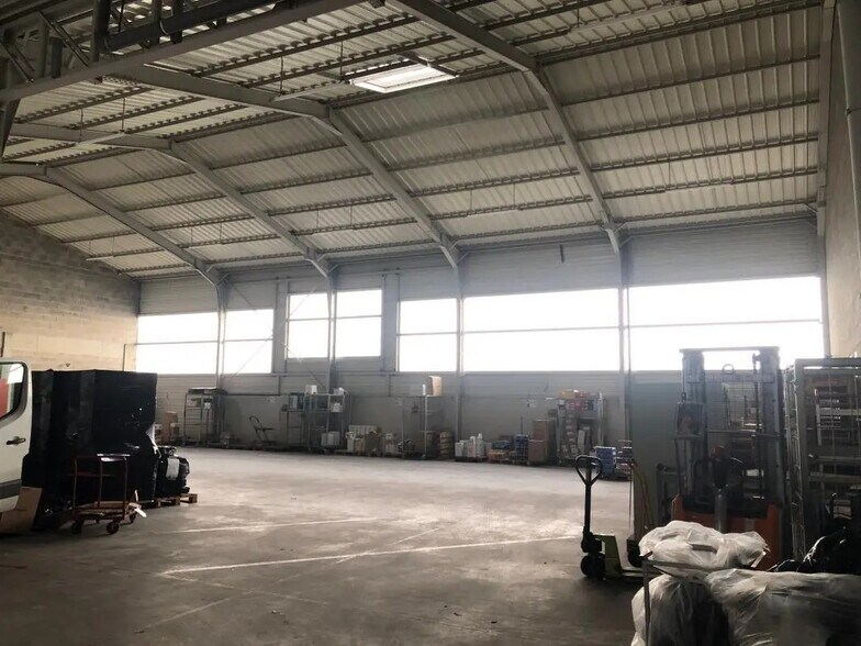 Flex in Guipavas for lease - Building Photo - Image 3 of 8