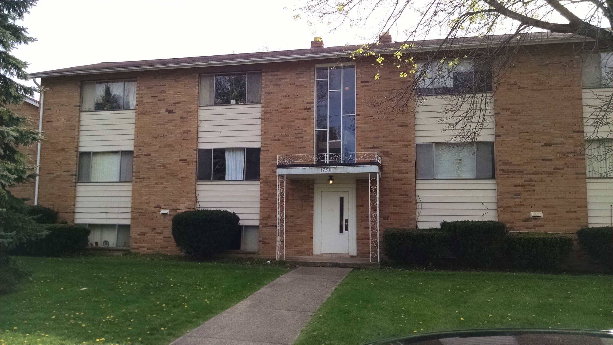 1734-1756 Cromwell Dr, Akron, OH for sale Building Photo- Image 1 of 1