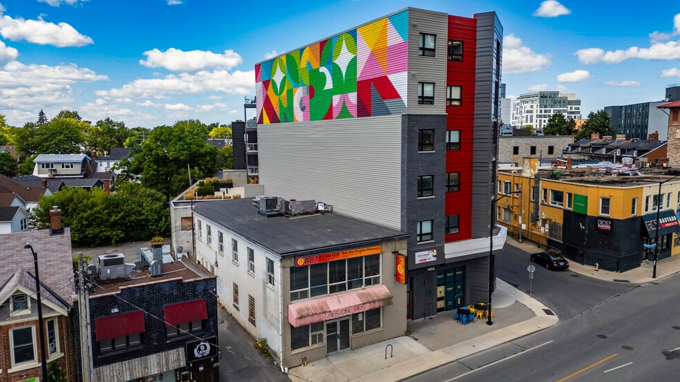 162 Division St, Kingston, ON for sale - Primary Photo - Image 1 of 7