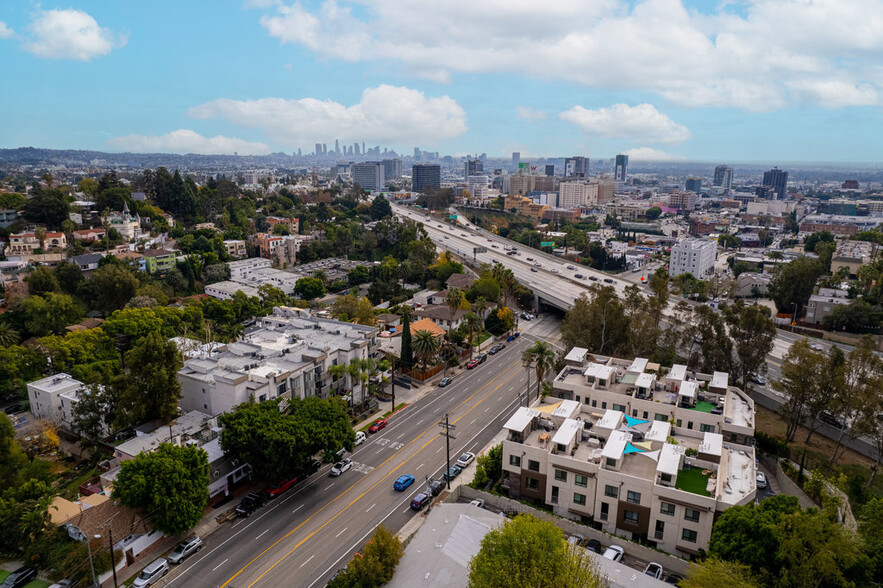 2142 N Cahuenga Blvd, Hollywood, CA for sale - Primary Photo - Image 1 of 1