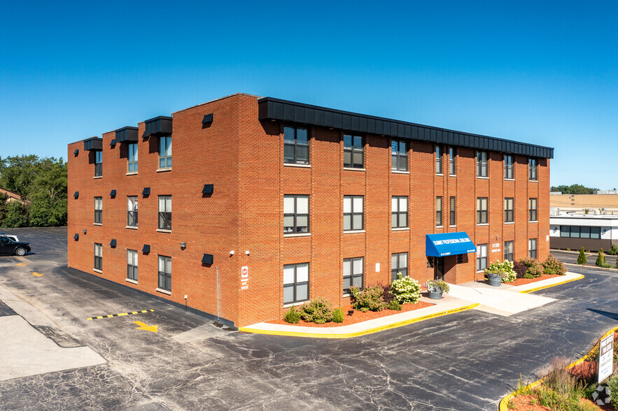 1S132 Summit Ave, Oakbrook Terrace, IL for lease - Building Photo - Image 1 of 14