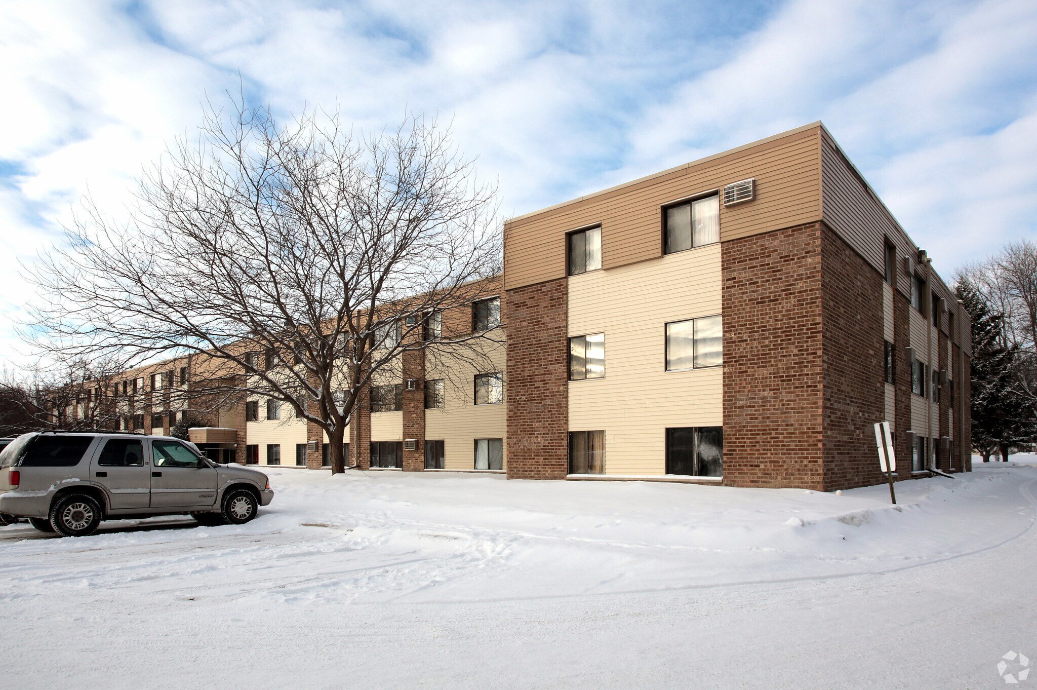 1401 5th St SW, Willmar, MN for sale Primary Photo- Image 1 of 1