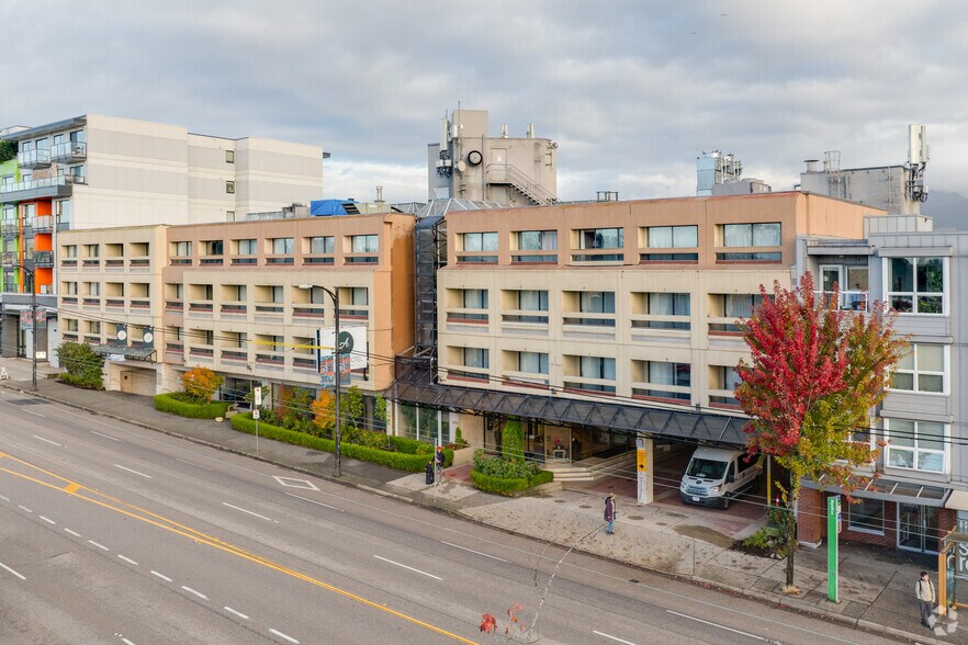 2889 E Hastings St, Vancouver, BC for lease - Building Photo - Image 1 of 6