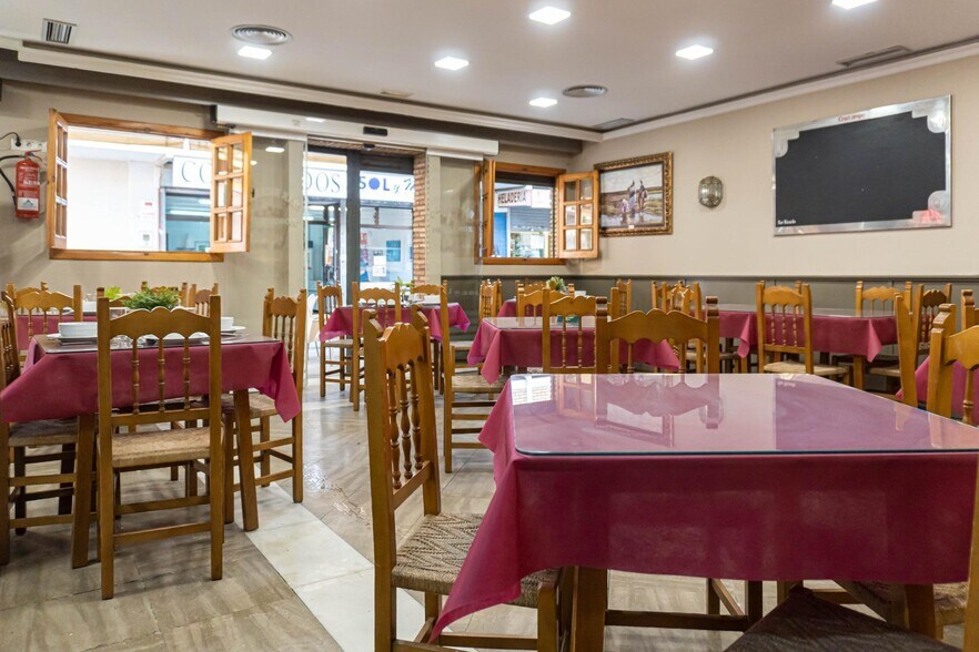 Retail in Sevilla, Sevilla for sale - Building Photo - Image 3 of 37