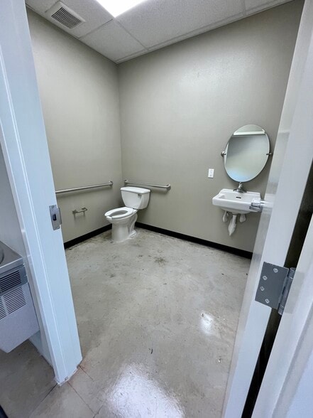 727 Tillman Pl, Plant City, FL for sale - Interior Photo - Image 2 of 3