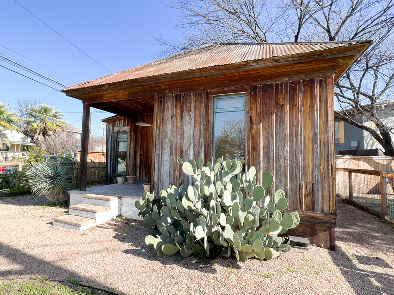 2300 Coronado St, Austin, TX for sale - Building Photo - Image 2 of 9