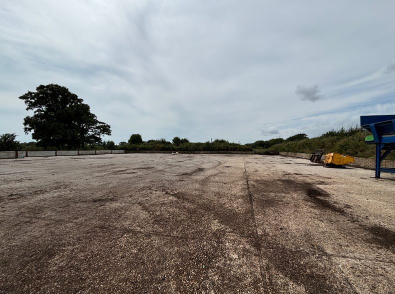 Manor Rd, Hayling Island for lease - Primary Photo - Image 1 of 1