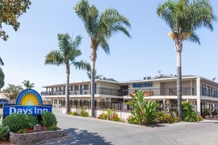 Days Inn by Wyndham Santa Maria - Motel