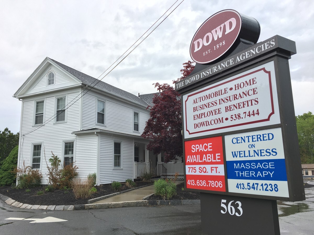 563 Center St, Ludlow, MA 01056