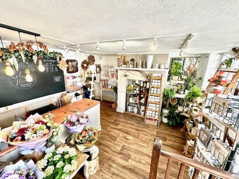 29-29A High St, Welwyn for sale - Interior Photo - Image 3 of 3