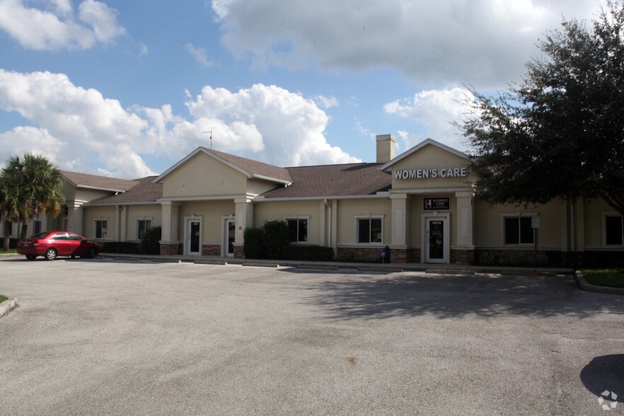 5470-5476 Lithia Pinecrest Rd, Lithia, FL for lease - Primary Photo - Image 1 of 18