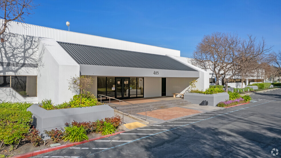 415 Oakmead Pky, Sunnyvale, CA for lease - Primary Photo - Image 1 of 6