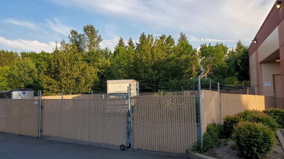 9620 SW Tualatin-Sherwood Rd, Tualatin, OR for lease - Building Photo - Image 2 of 3