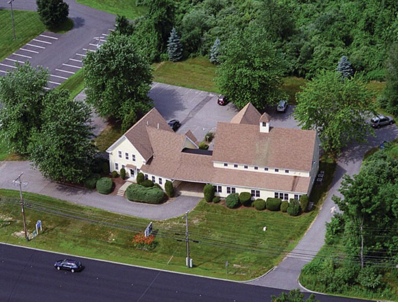 258 S River Rd, Bedford, NH 03110