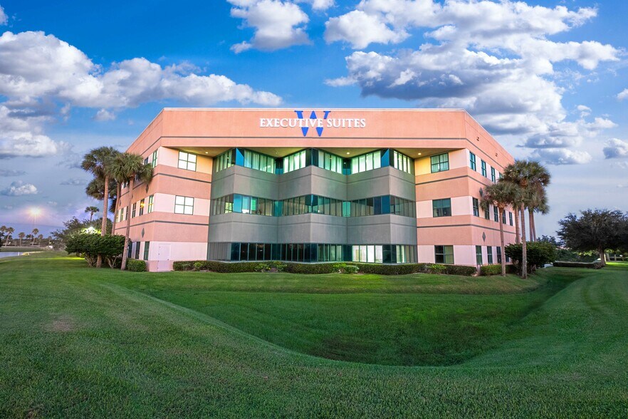1860 SW Fountainview Blvd, Port Saint Lucie, FL 34986 W Executive