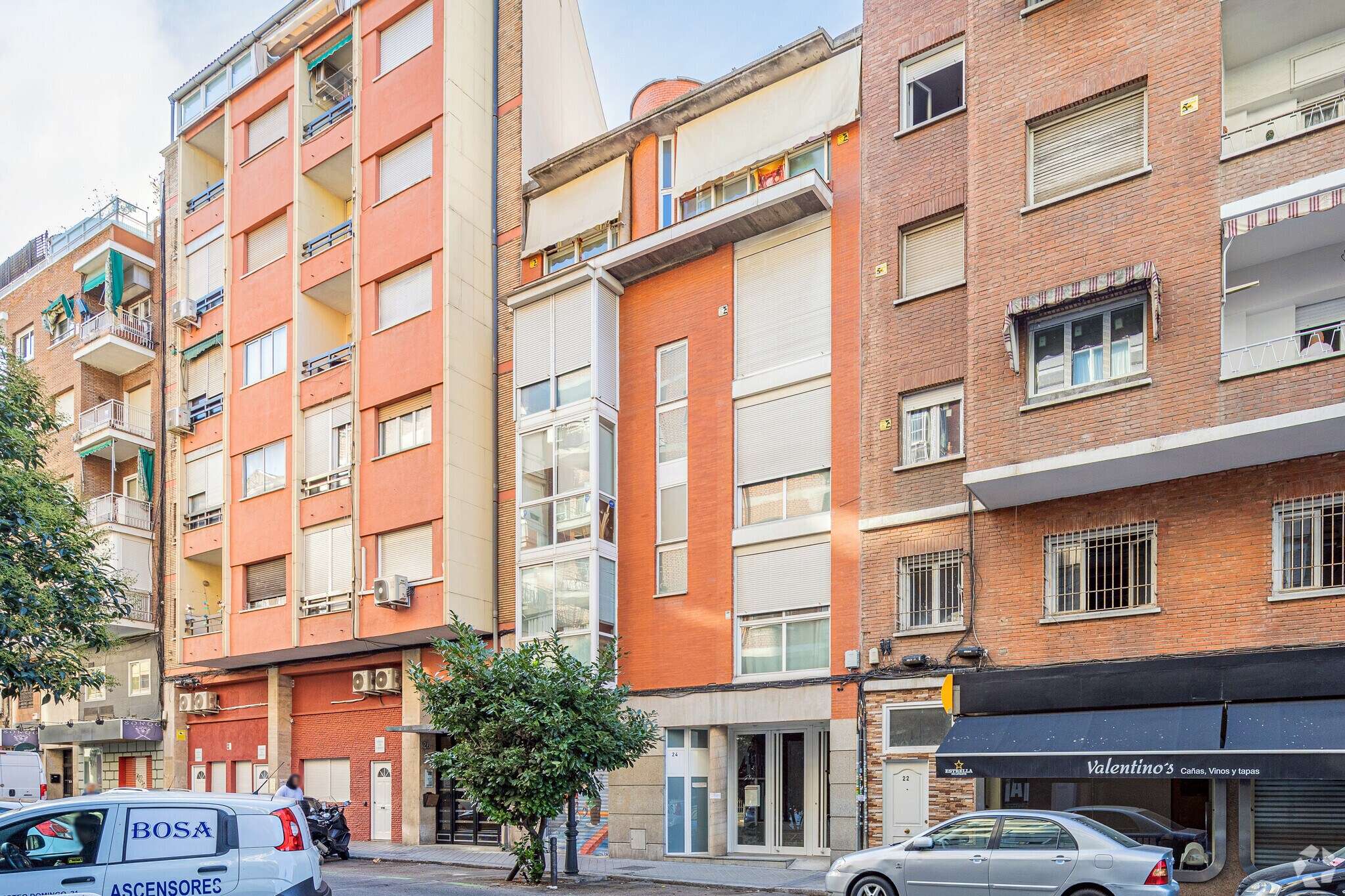 Calle Coslada, 24, Madrid, Madrid for sale Primary Photo- Image 1 of 1