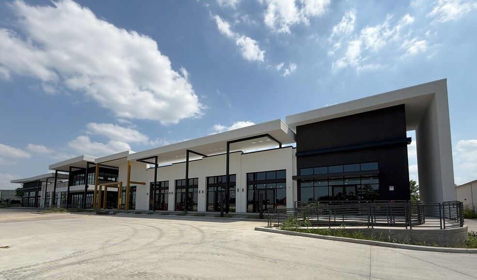14025 Northwest Fwy, Houston, TX for lease - Building Photo - Image 3 of 6