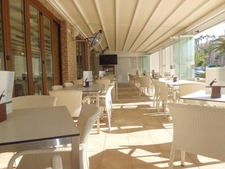 Retail in Roquetas de Mar, Almería for sale - Building Photo - Image 2 of 17