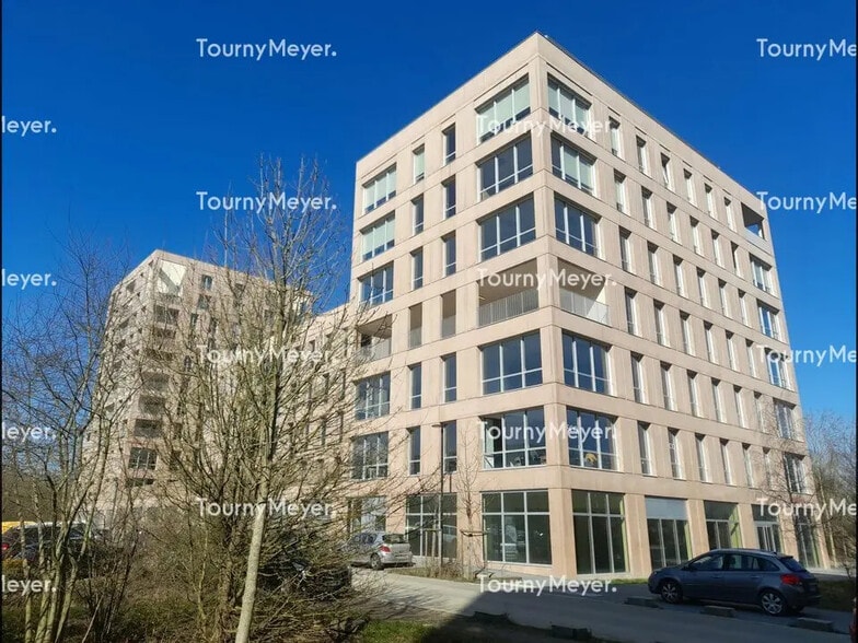 Office in Saint-Jacques-de-la-Lande for lease - Building Photo - Image 3 of 9