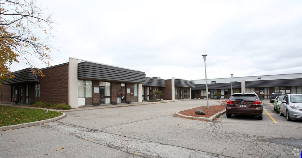 2751-2787 Thamesgate Rd, Mississauga, ON for lease - Building Photo - Image 2 of 2