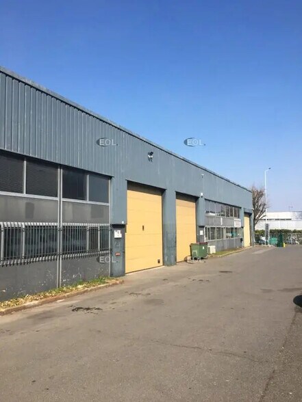 Flex in Bobigny for lease - Building Photo - Image 2 of 2