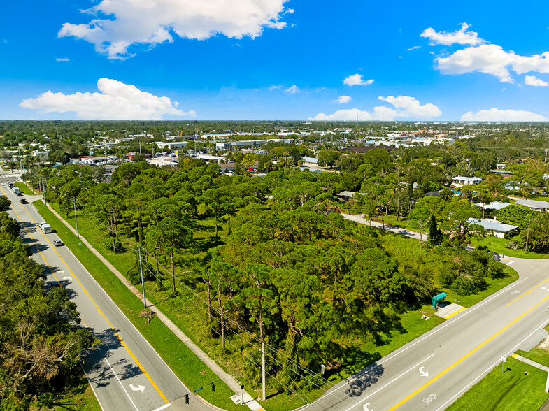 670 8th St, Vero Beach, FL for sale - Aerial - Image 3 of 16