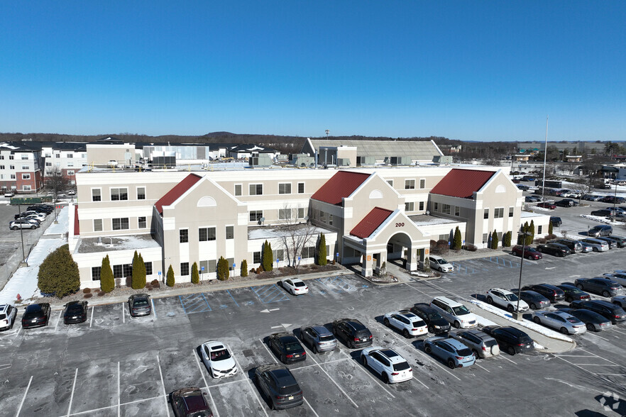 200 Westage Business Ctr, Fishkill, NY for lease - Building Photo - Image 3 of 9