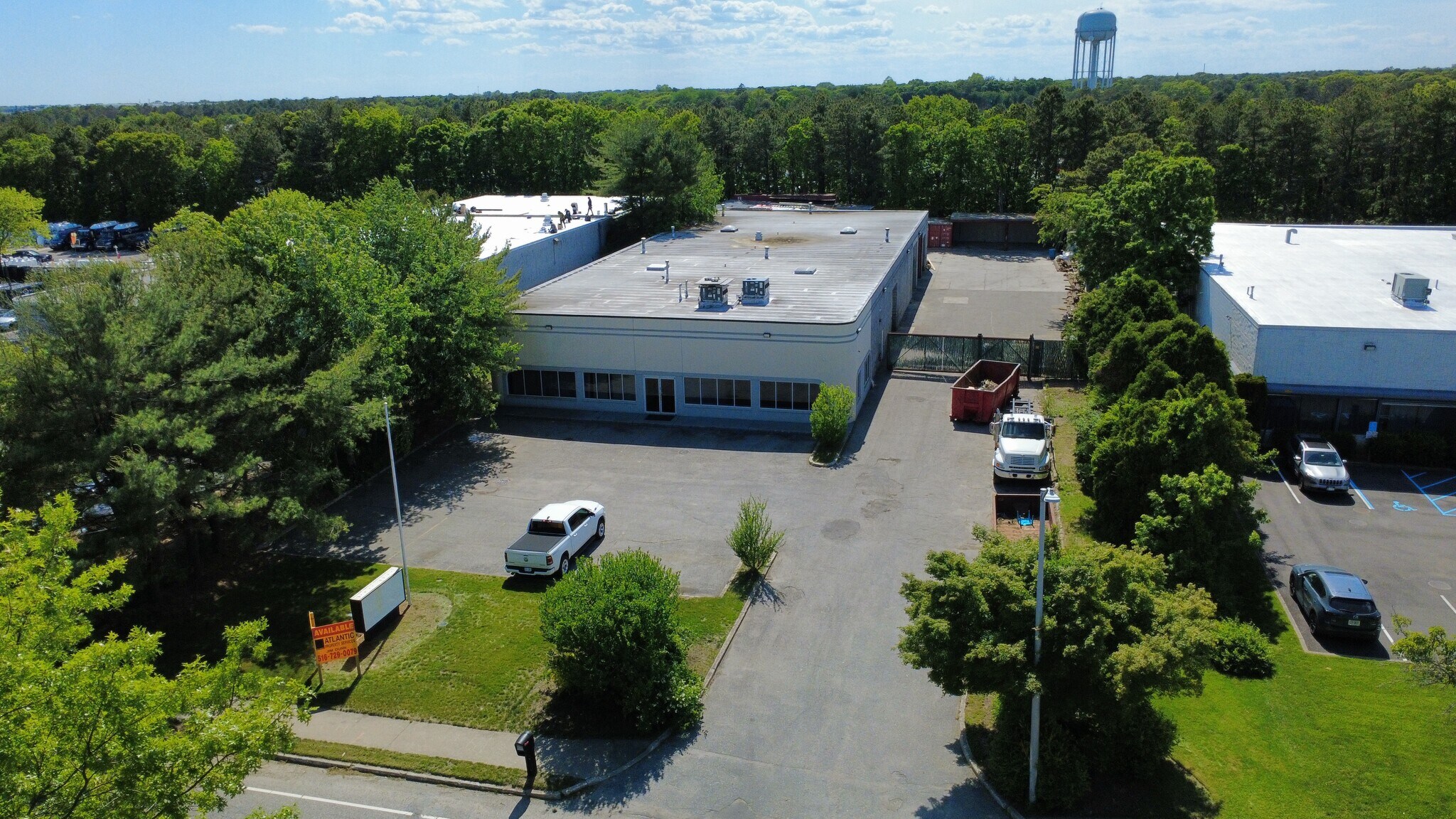 28 Old Dock Rd, Yaphank, NY for sale Building Photo- Image 1 of 14