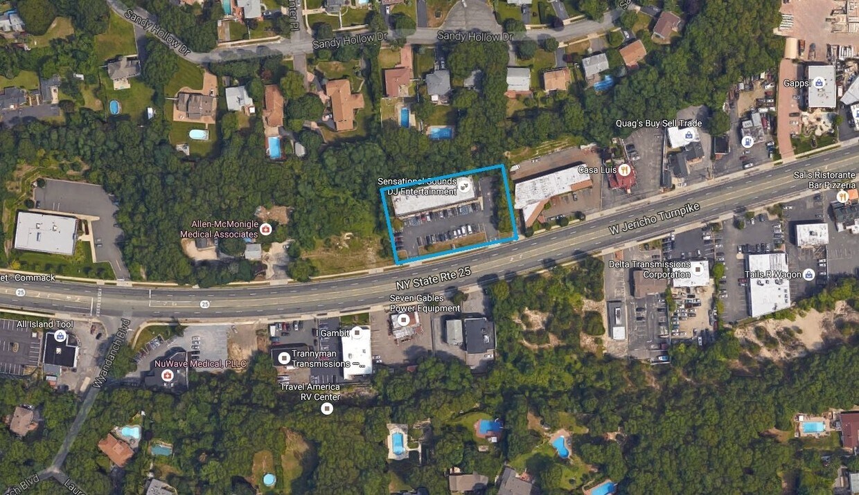 1041 W Jericho Tpke, Smithtown, NY 11787 Smith West Plaza