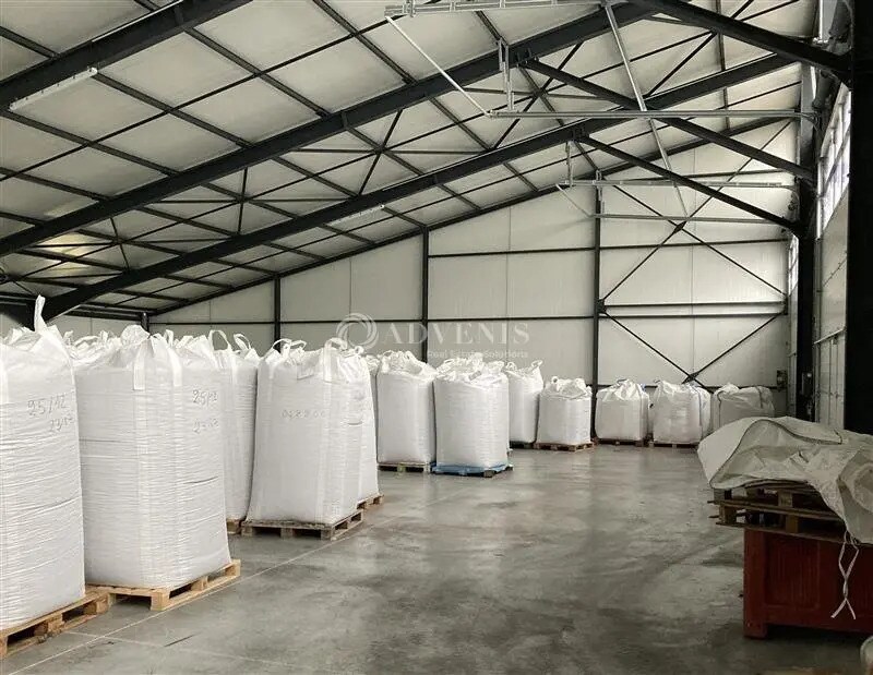 Flex in Le Controis-en-Sologne for lease Interior Photo- Image 1 of 5