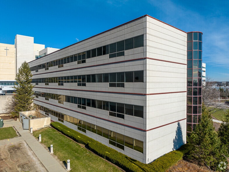 4400 W 95th St, Oak Lawn, IL for lease - Building Photo - Image 3 of 8