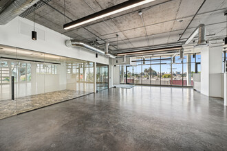 2922 Crenshaw Blvd, Los Angeles, CA for lease Building Photo- Image 1 of 3