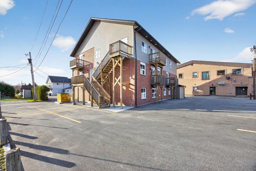 2 Tessier Dr, Penetanguishene, ON for sale - Building Photo - Image 3 of 11