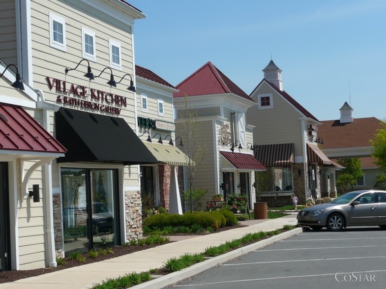 345 W Main St, Leola, PA for sale - Primary Photo - Image 1 of 1