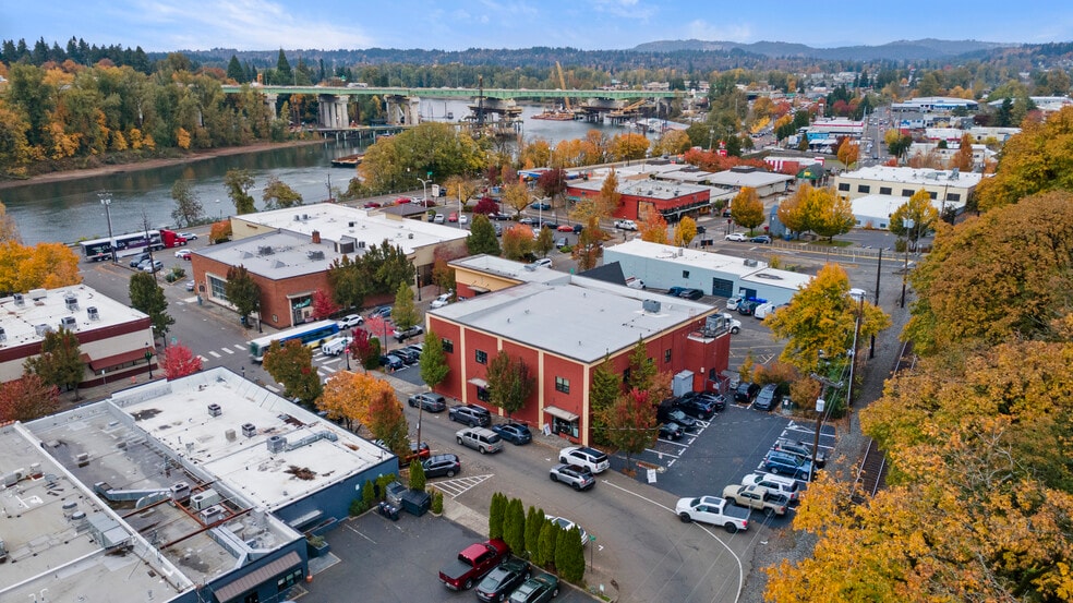 900 Main St, Oregon City, OR for lease - Building Photo - Image 1 of 20