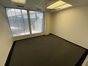 540-550 W Frontage Rd, Northfield, IL for lease Interior Photo- Image 2 of 5