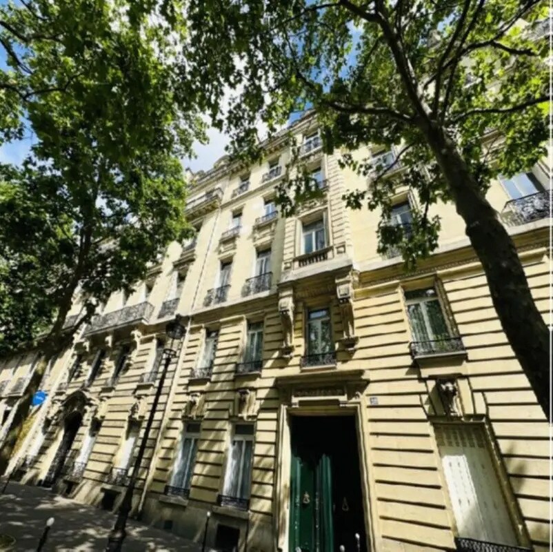 Office in Paris for sale Building Photo- Image 1 of 5