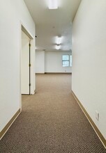 944 McCourtney Rd, Grass Valley, CA for lease Interior Photo- Image 2 of 8
