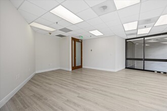 848 Brickell Ave, Miami, FL for lease Building Photo- Image 2 of 3