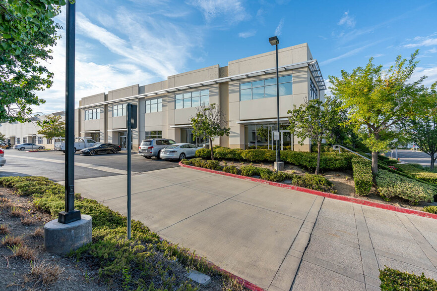 29033 Avenue Sherman, Valencia, CA for lease - Building Photo - Image 2 of 20