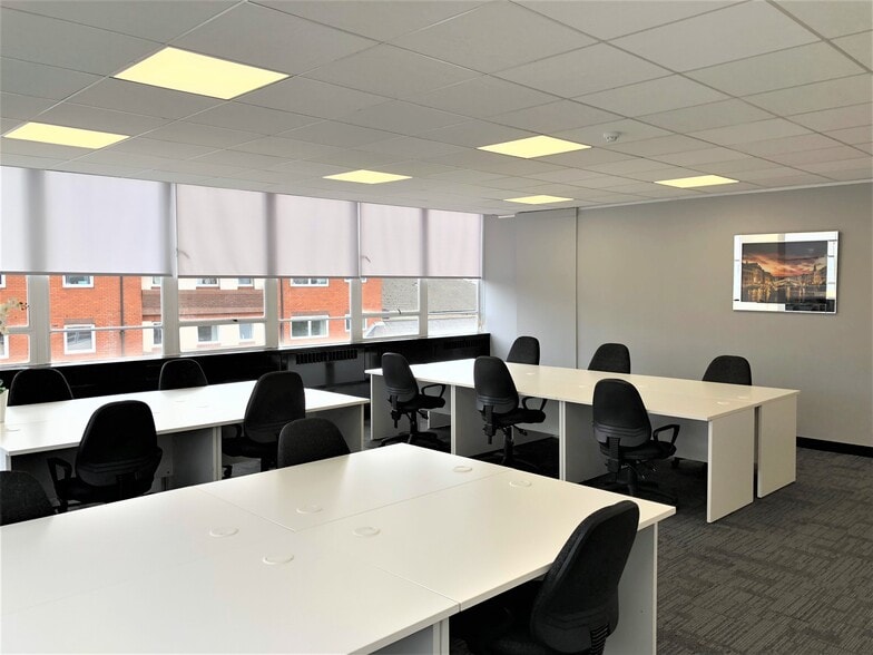 165-177 The Broadway, London for lease - Interior Photo - Image 3 of 7