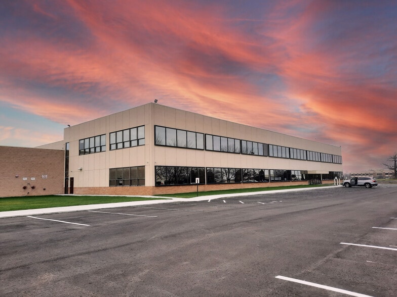 7801 N Central Dr, Lewis Center, OH for lease - Building Photo - Image 1 of 11