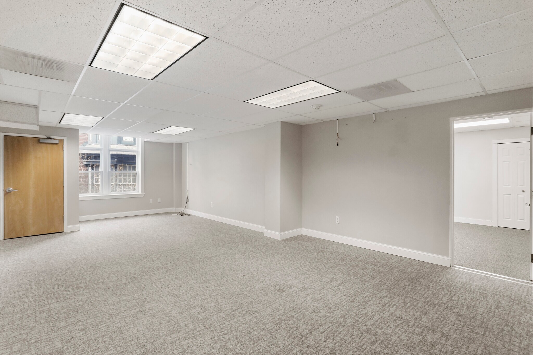 138-140 W Washington St, Hagerstown, MD for lease Interior Photo- Image 1 of 2