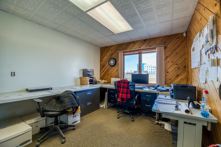 6259 Lower Cass Frontage Rd, Cass Lake, MN for sale - Interior Photo - Image 3 of 39