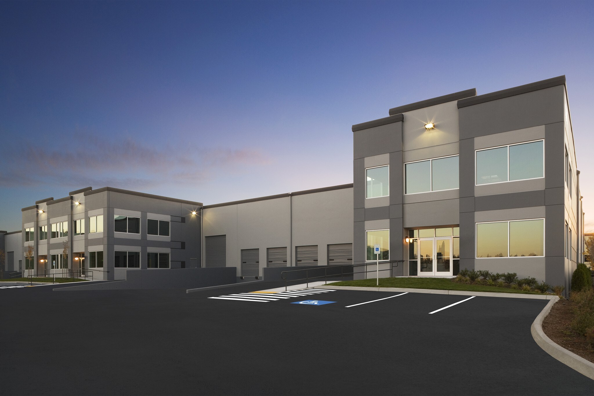 1102 Shuksan Way, Everett, WA for sale Primary Photo- Image 1 of 1